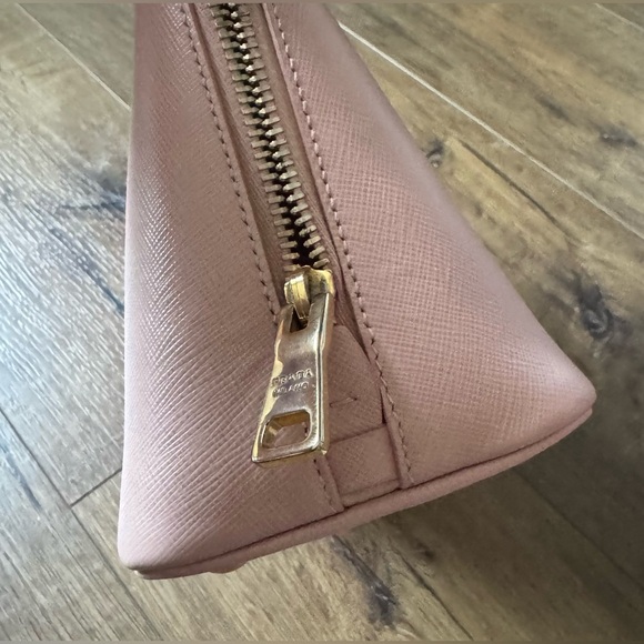 PRADA-AUTHENTIC (Preowned)Pink Saffiano Leather Crossbody Handbag - Picture 7 of 16